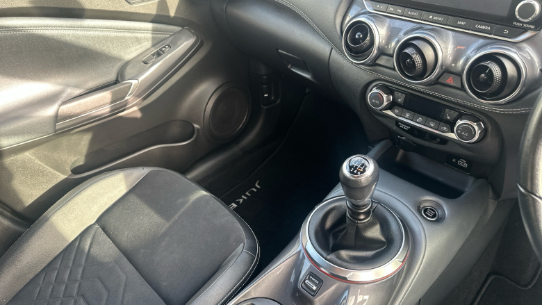 Nissan Juke 1.0 DiG-T 114 Tekna 5dr Petrol Hatchback